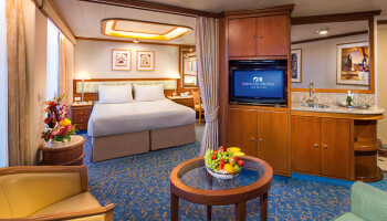 1548637084.7499_c422_Princess Cruises Coral Class AccomodationSuite.jpg